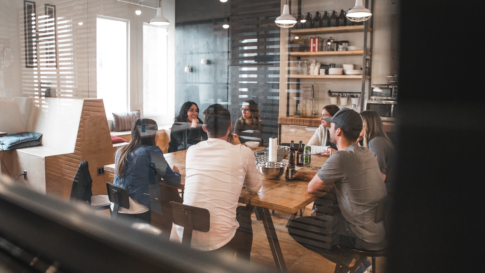 Imagen cabecera - people_at_table